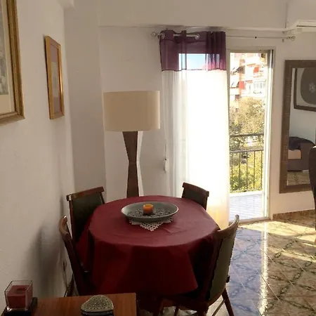 With 3 Bedrooms In With Wonderful City View Balcony And Wifi 4 Km From The Beach Appartement *