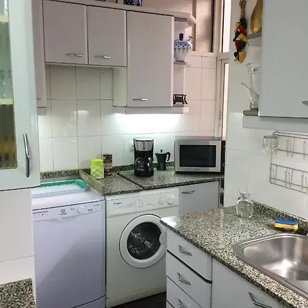 With 3 Bedrooms In With Wonderful City View Balcony And Wifi 4 Km From The Beach * Alicante