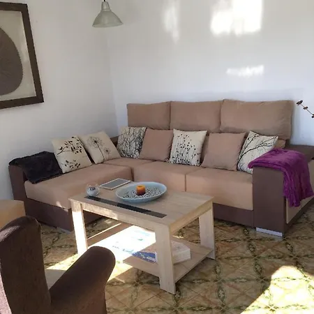 With 3 Bedrooms In With Wonderful City View Balcony And Wifi 4 Km From The Beach Appartement *